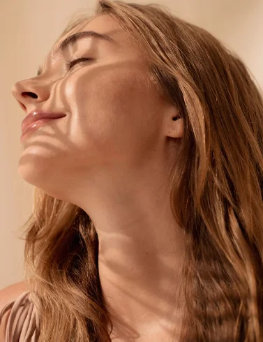 PRP-Behandlung, Eigenbluttherapie, Vampire Lifting. Praxis Schönheitschirurgie, Plastische Chirurgie, natürliche Hautverjüngung